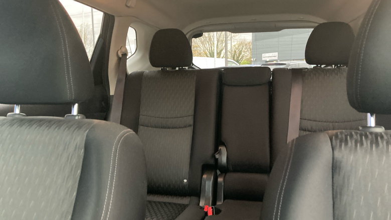 Nissan X-Trail 1.7 dCi N-Connecta 5dr [7 Seat] Diesel Station Wagon